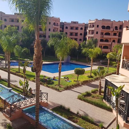 Un Moderne Chic Appartement Vue Sur Piscine Marrakesh Luaran gambar