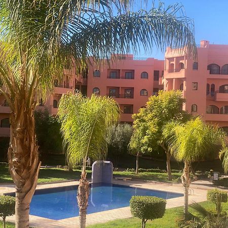 Un Moderne Chic Appartement Vue Sur Piscine Marrakesh Luaran gambar