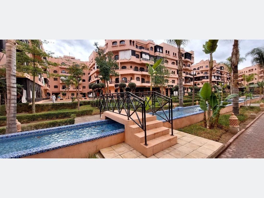 Un Moderne Chic Appartement Vue Sur Piscine Marrakesh Luaran gambar